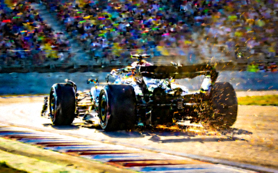 F1赛车在赛道上飞驰而过的速度与激情